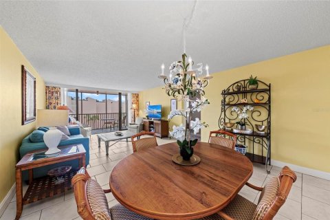 Condo in Sarasota, Florida, 2 bedrooms  № 1824677 - photo 17