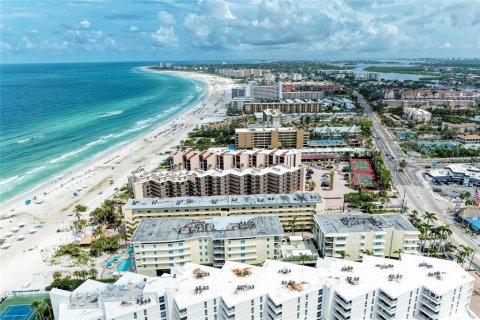 Condo in Sarasota, Florida, 2 bedrooms  № 1824677 - photo 5