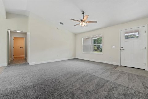 House in Orange City, Florida 3 bedrooms, 139.35 sq.m. № 1682993 - photo 8