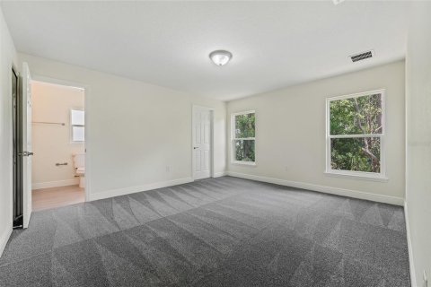 House in Orange City, Florida 3 bedrooms, 139.35 sq.m. № 1682993 - photo 18
