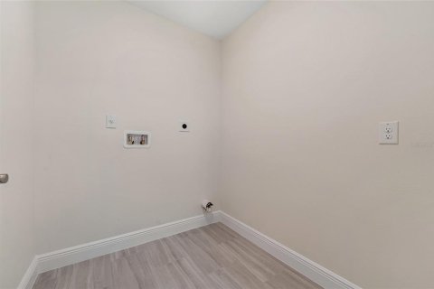 House in Orange City, Florida 3 bedrooms, 139.35 sq.m. № 1682993 - photo 25