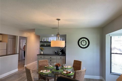 Copropriété à louer à Sarasota, Floride: 2 chambres, 112.6 m2 № 2298573 - photo 12