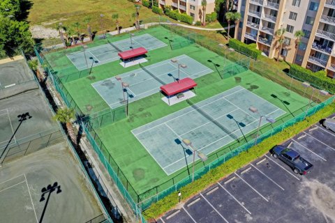 Condo in West Palm Beach, Florida, 2 bedrooms  № 1104553 - photo 1