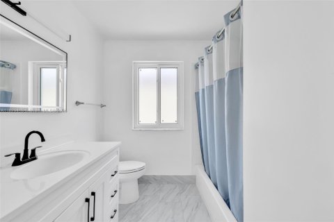 Casa en venta en Miami, Florida, 3 dormitorios, 141.4 m2 № 1804268 - foto 7