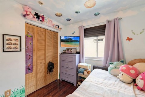 Casa en venta en Miami, Florida, 3 dormitorios, 141.4 m2 № 1804268 - foto 15