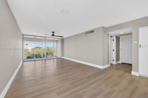 Copropriété à vendre à Davie, Floride: 2 chambres, 102.19 m2 № 2042255 - photo 4