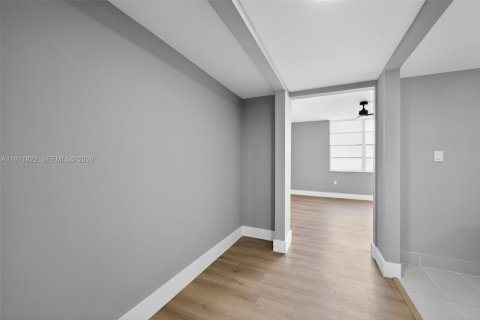 Copropriété à vendre à Davie, Floride: 2 chambres, 102.19 m2 № 2042255 - photo 13