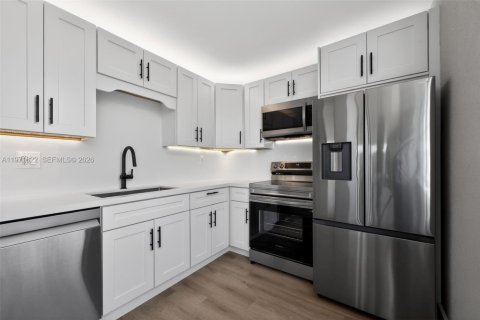 Copropriété à vendre à Davie, Floride: 2 chambres, 102.19 m2 № 2042255 - photo 12