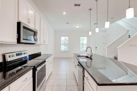 House in Winter Garden, Florida 4 bedrooms, 193.05 sq.m. № 2237459 - photo 17