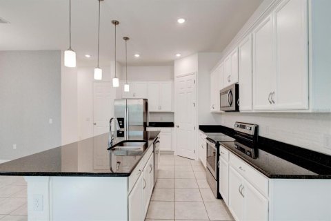 House in Winter Garden, Florida 4 bedrooms, 193.05 sq.m. № 2237459 - photo 15