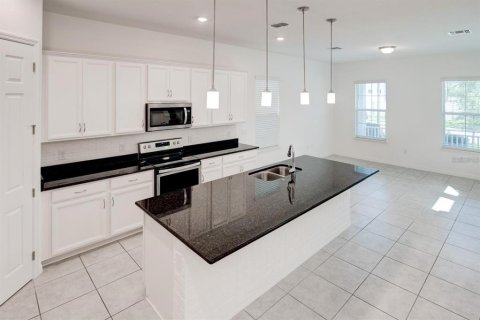 House in Winter Garden, Florida 4 bedrooms, 193.05 sq.m. № 2237459 - photo 14