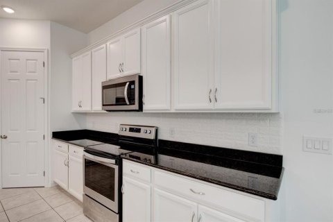 House in Winter Garden, Florida 4 bedrooms, 193.05 sq.m. № 2237459 - photo 16
