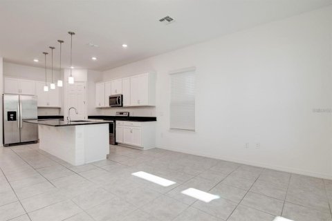 House in Winter Garden, Florida 4 bedrooms, 193.05 sq.m. № 2237459 - photo 12