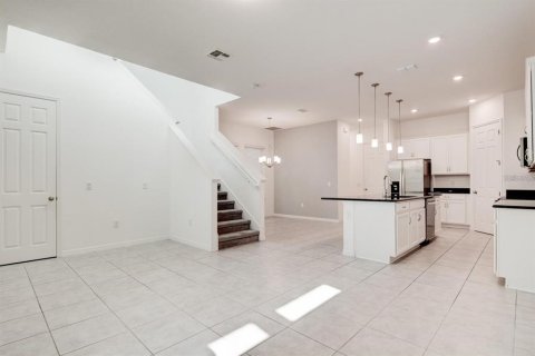 House in Winter Garden, Florida 4 bedrooms, 193.05 sq.m. № 2237459 - photo 9