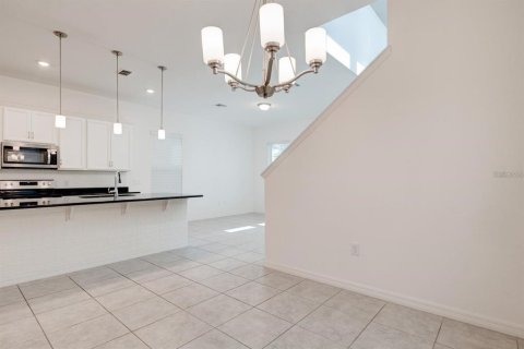 House in Winter Garden, Florida 4 bedrooms, 193.05 sq.m. № 2237459 - photo 21