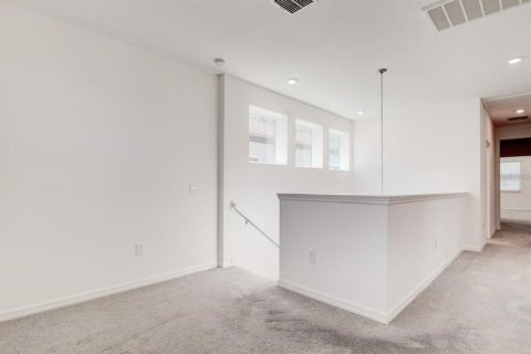 House in Winter Garden, Florida 4 bedrooms, 193.05 sq.m. № 2237459 - photo 28