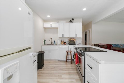 Casa en venta en Sarasota, Florida, 2 dormitorios, 112.13 m2 № 1919232 - foto 9