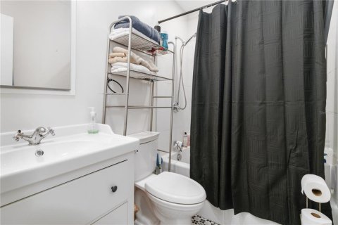 Casa en venta en Sarasota, Florida, 2 dormitorios, 112.13 m2 № 1919232 - foto 12
