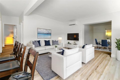 Casa en venta en Sarasota, Florida, 2 dormitorios, 112.13 m2 № 1919232 - foto 6