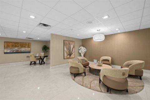 Copropriété à vendre à Fort Lauderdale, Floride: 2 chambres, 169.18 m2 № 1930250 - photo 30