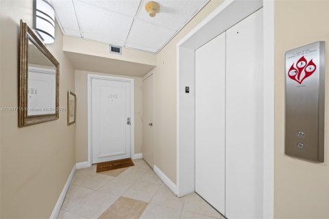Copropriété à vendre à Fort Lauderdale, Floride: 2 chambres, 169.18 m2 № 1930250 - photo 10