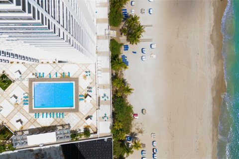 Copropriété à vendre à Fort Lauderdale, Floride: 2 chambres, 169.18 m2 № 1930250 - photo 28