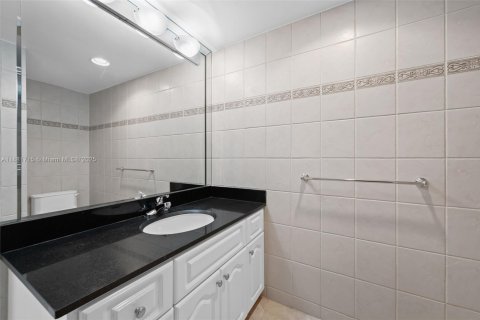 Copropriété à vendre à Fort Lauderdale, Floride: 2 chambres, 169.18 m2 № 1930250 - photo 22
