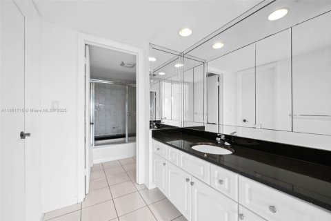 Copropriété à vendre à Fort Lauderdale, Floride: 2 chambres, 169.18 m2 № 1930250 - photo 18