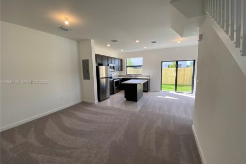 Touwnhouse à vendre à Miami, Floride: 3 chambres № 2258051 - photo 3