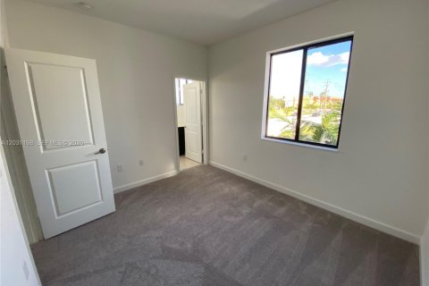 Touwnhouse à vendre à Miami, Floride: 3 chambres № 2258051 - photo 8