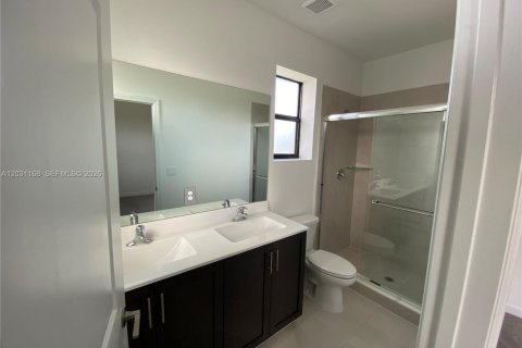 Touwnhouse à vendre à Miami, Floride: 3 chambres № 2258051 - photo 11