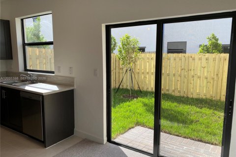 Touwnhouse à vendre à Miami, Floride: 3 chambres № 2258051 - photo 6