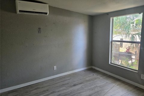 House in Saint Petersburg, Florida 2 bedrooms, 64.2 sq.m. № 2097343 - photo 8
