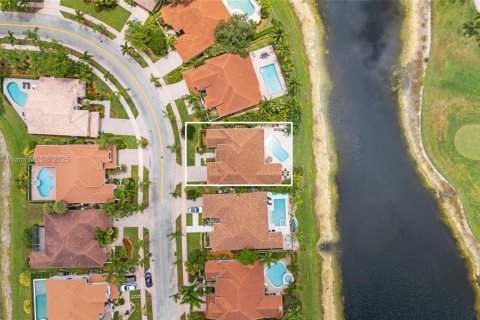 Villa ou maison à vendre à Weston, Floride: 3 chambres, 287.63 m2 № 1941177 - photo 26