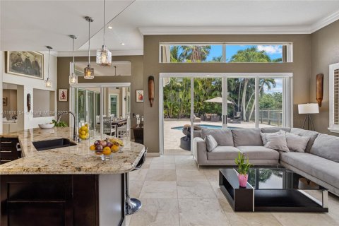 Villa ou maison à vendre à Weston, Floride: 3 chambres, 287.63 m2 № 1941177 - photo 3