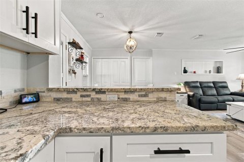 House in Oldsmar, Florida 4 bedrooms, 113.71 sq.m. № 2416653 - photo 16