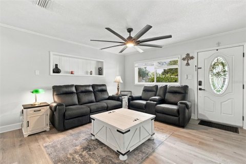 House in Oldsmar, Florida 4 bedrooms, 113.71 sq.m. № 2416653 - photo 12