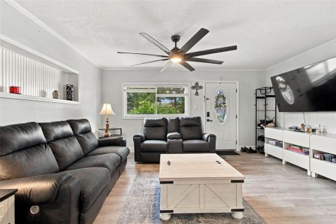 House in Oldsmar, Florida 4 bedrooms, 113.71 sq.m. № 2416653 - photo 13