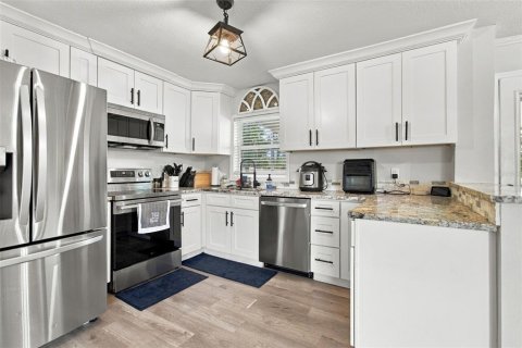 House in Oldsmar, Florida 4 bedrooms, 113.71 sq.m. № 2416653 - photo 2