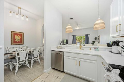Condo in Davenport, Florida, 3 bedrooms  № 2115158 - photo 17