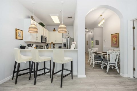 Condo in Davenport, Florida, 3 bedrooms  № 2115158 - photo 16