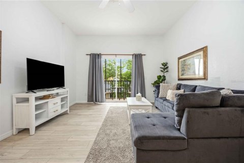 Condo in Davenport, Florida, 3 bedrooms  № 2115158 - photo 13