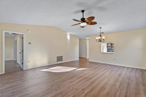 House in Sarasota, Florida 2 bedrooms, 109.07 sq.m. № 2223810 - photo 10