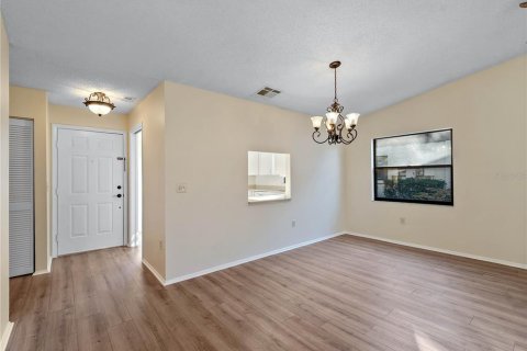 House in Sarasota, Florida 2 bedrooms, 109.07 sq.m. № 2223810 - photo 9