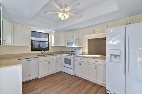 House in Sarasota, Florida 2 bedrooms, 109.07 sq.m. № 2223810 - photo 4
