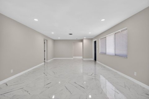 Casa en venta en Hobe Sound, Florida, 3 dormitorios, 141.95 m2 № 2340034 - foto 11