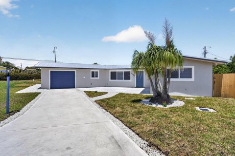Casa en venta en Hobe Sound, Florida, 3 dormitorios, 141.95 m2 № 2340034 - foto 2
