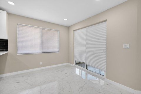 Casa en venta en Hobe Sound, Florida, 3 dormitorios, 141.95 m2 № 2340034 - foto 13