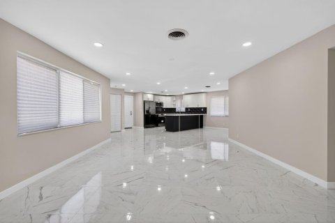 Casa en venta en Hobe Sound, Florida, 3 dormitorios, 141.95 m2 № 2340034 - foto 8