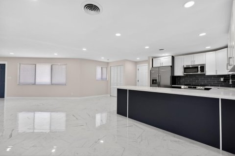 Casa en venta en Hobe Sound, Florida, 3 dormitorios, 141.95 m2 № 2340034 - foto 15
